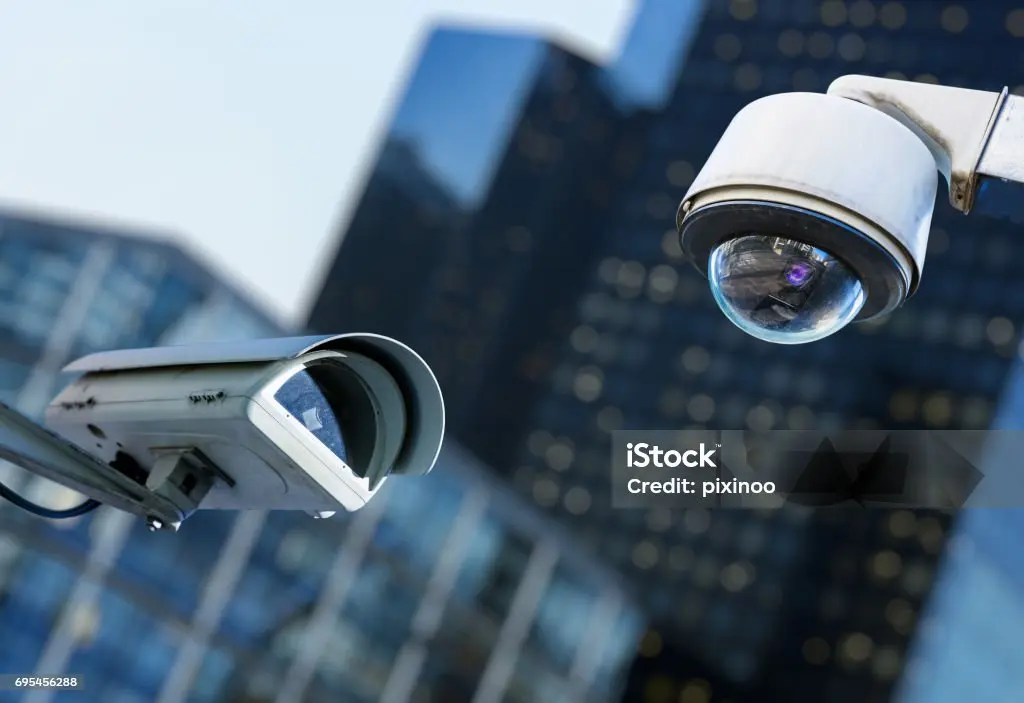 Suess - Videoueberwachung-Alarmanlagen - istockphoto 695456288 1024x1024 1