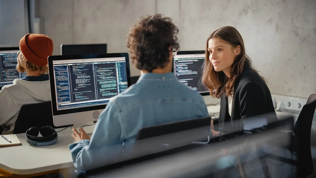 Suess - Sicherheit für KRITIS-Unternehmen - sicherheit kritis unternehmen team vorm monitor